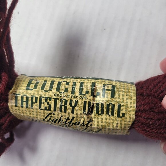 7 Hanks Red Bucilla Tapestry Wool Discontinued Yarn - Picture 3 of 10